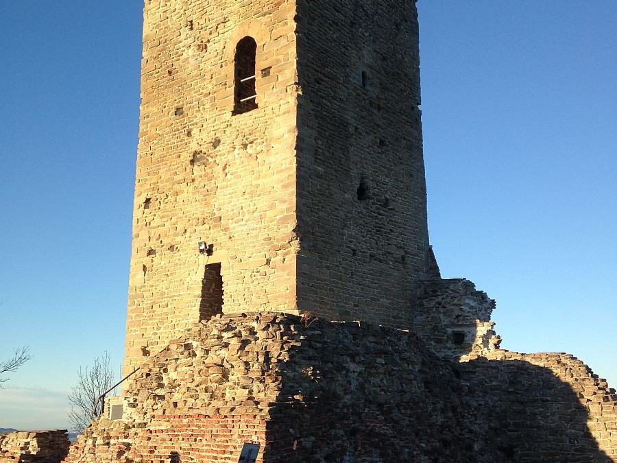 Monte Battaglia :una antica Torre che domina l’Appennino  Romagnolo!